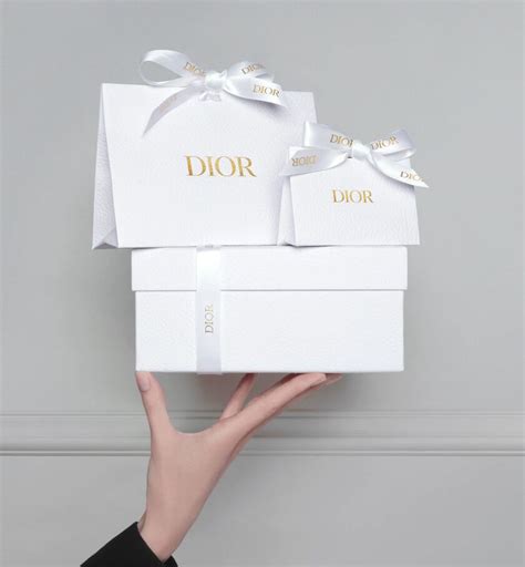 emballage cadeau dior|L'art d'offrir Dior : la tradition et le savoir.